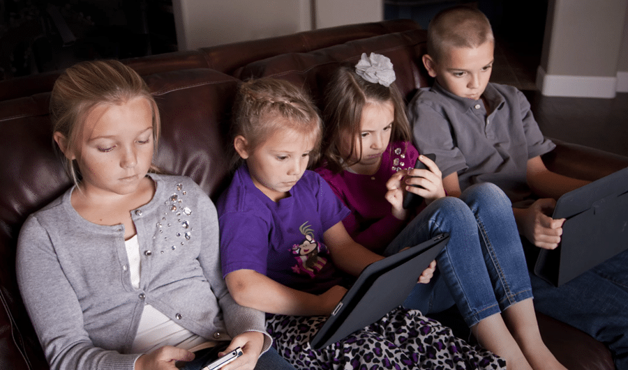 Parenting in the Digital Age: Raising Tech-Savvy, Balanced Kids